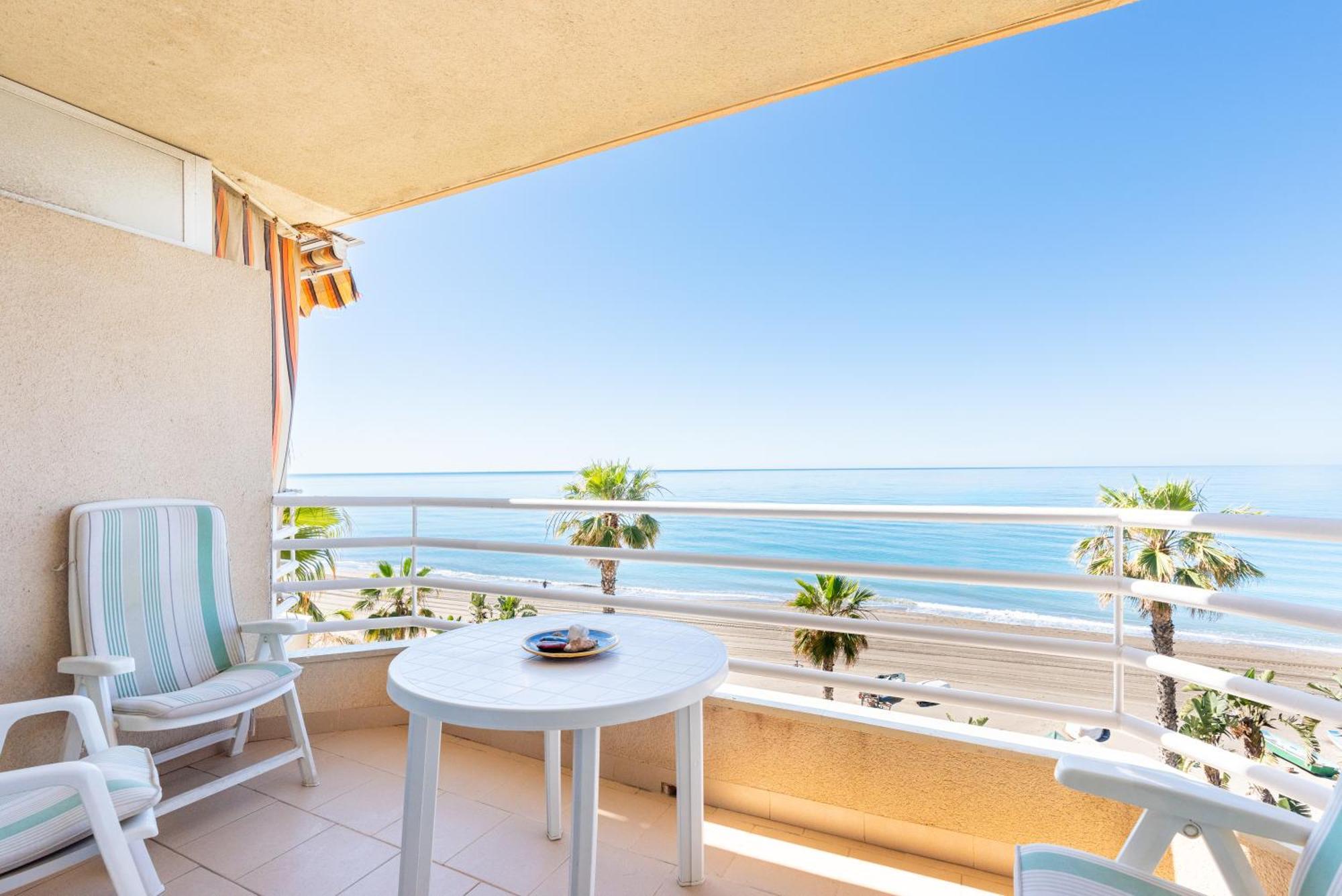 Wintowinrentals 1ª Linea De Playa, Parking Y Wifi Рінкон-де-ла-Вікторія Екстер'єр фото
