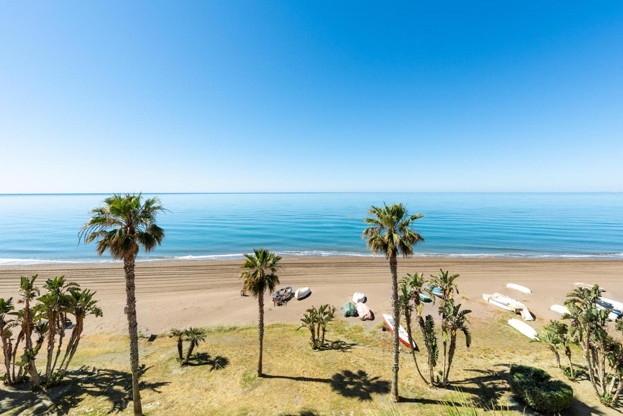 Wintowinrentals 1ª Linea De Playa, Parking Y Wifi Рінкон-де-ла-Вікторія Екстер'єр фото