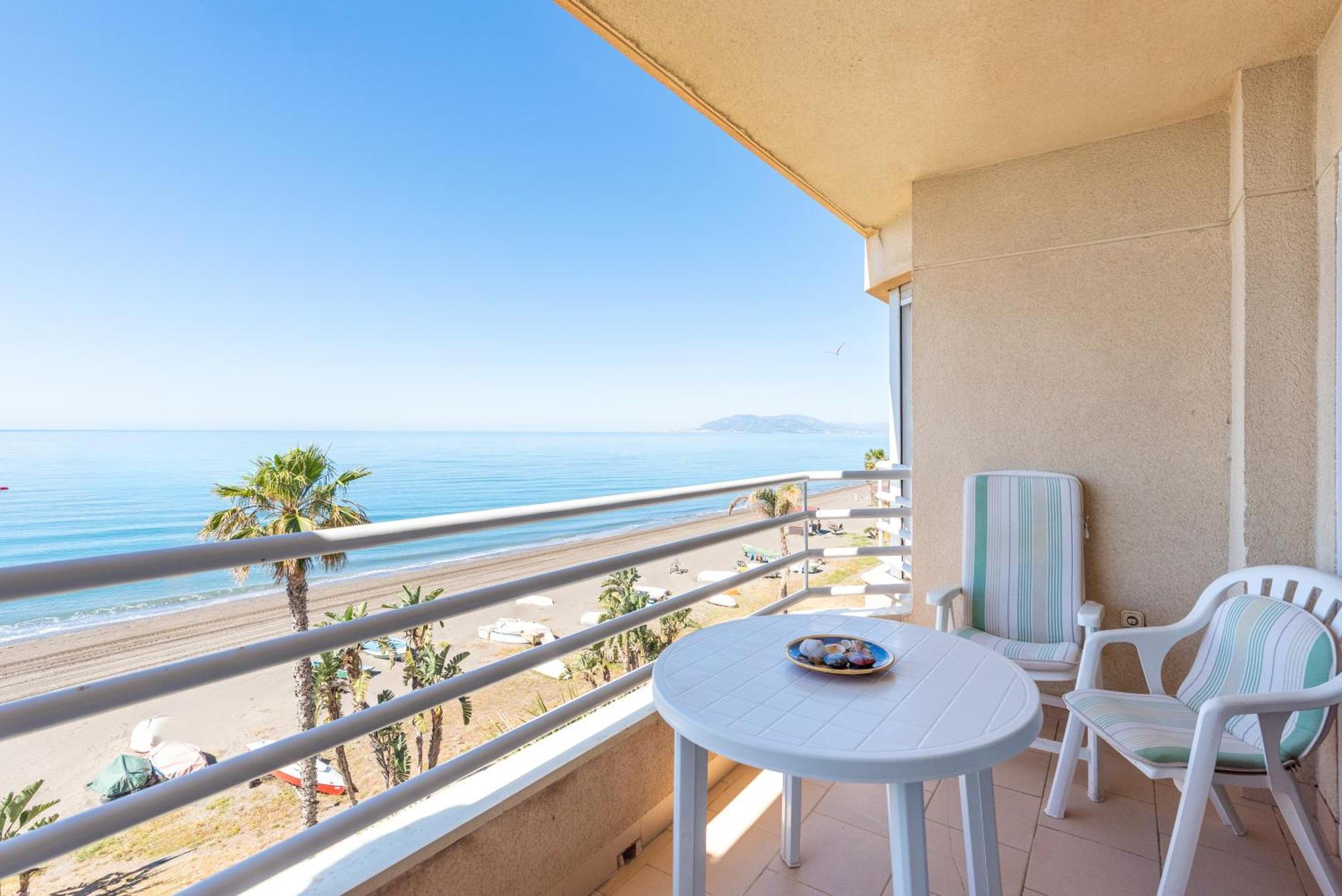 Wintowinrentals 1ª Linea De Playa, Parking Y Wifi Рінкон-де-ла-Вікторія Екстер'єр фото