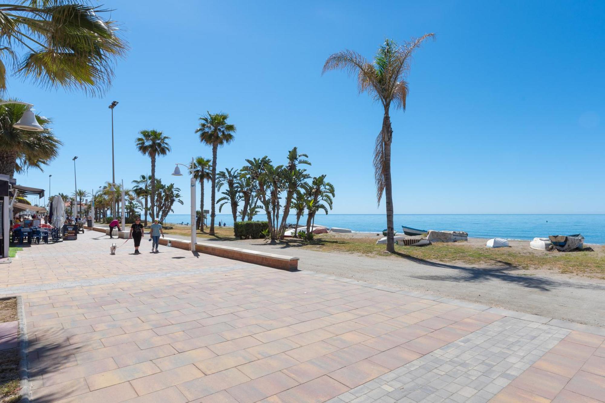 Wintowinrentals 1ª Linea De Playa, Parking Y Wifi Рінкон-де-ла-Вікторія Екстер'єр фото