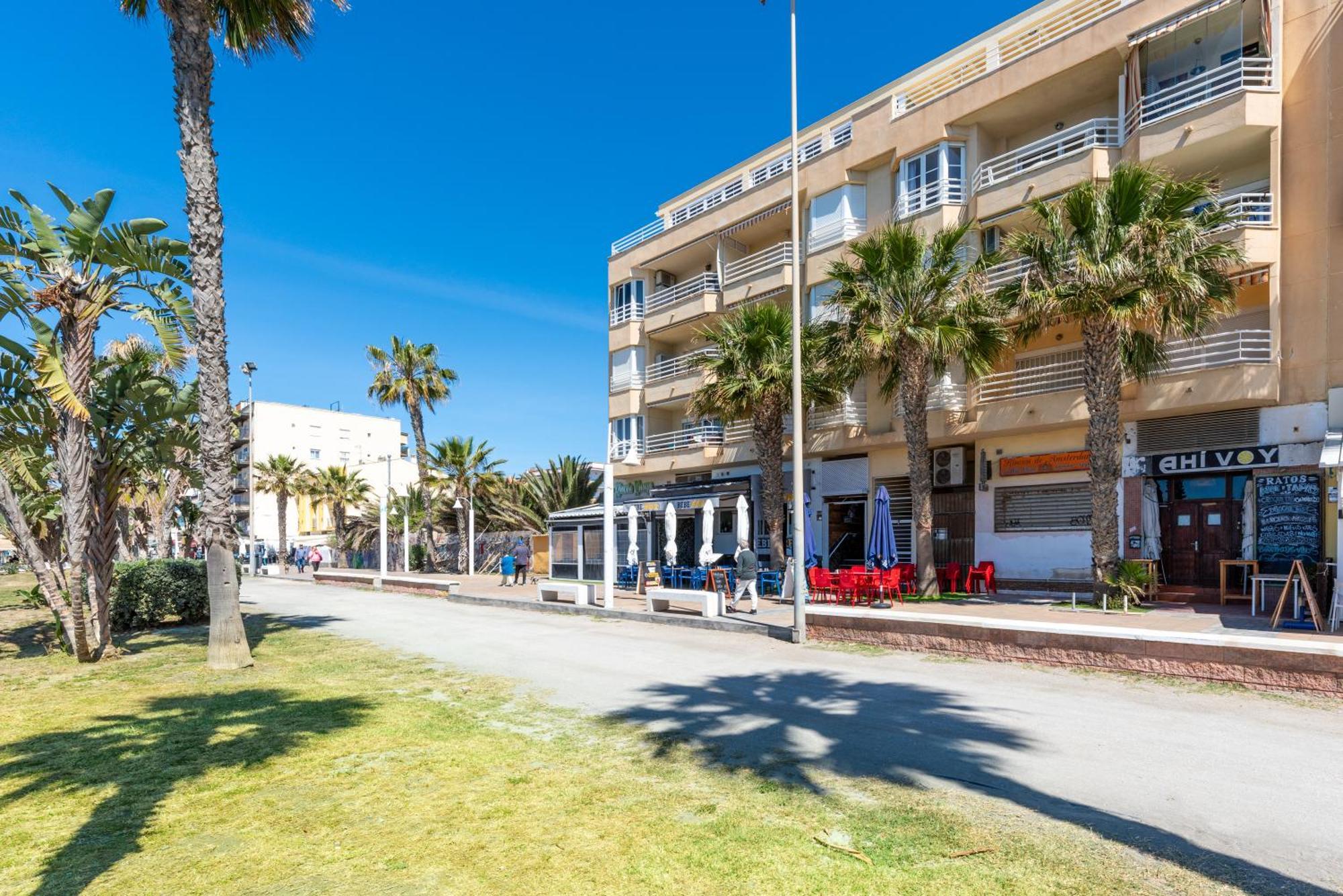 Wintowinrentals 1ª Linea De Playa, Parking Y Wifi Рінкон-де-ла-Вікторія Екстер'єр фото