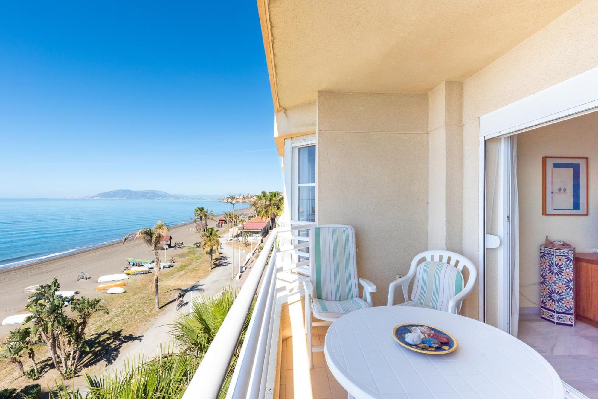 Wintowinrentals 1ª Linea De Playa, Parking Y Wifi Рінкон-де-ла-Вікторія Екстер'єр фото